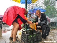 老人区摆摊卖什么好 老人区摆摊卖什么好卖