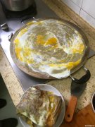 煎饼果子怎么做法视频 煎饼果子的做法大全视频