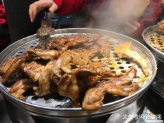 摆摊卖美食什么好 美食摆摊卖什么好呢