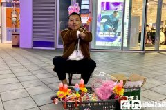 晚上去商场摆摊卖什么好 如果晚上摆地摊可以买些什么