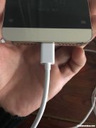 手机为什么充不进电 手机为什么充不进电还越充越少