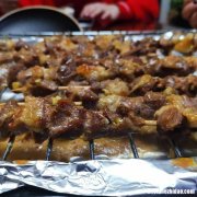 碳火羊肉串怎么烤好吃 碳火羊肉串怎么烤好吃视频