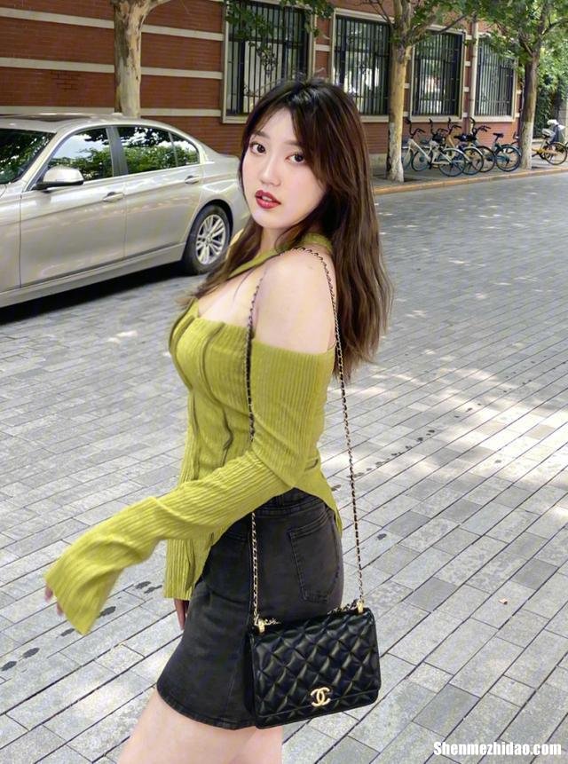 大胸的人怎么穿衣服好看 大胸的人怎么穿衣服好看女