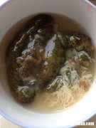 海参怎么去涩 做海参最重要的一步,海参里的这个东西要去掉,看着就脏