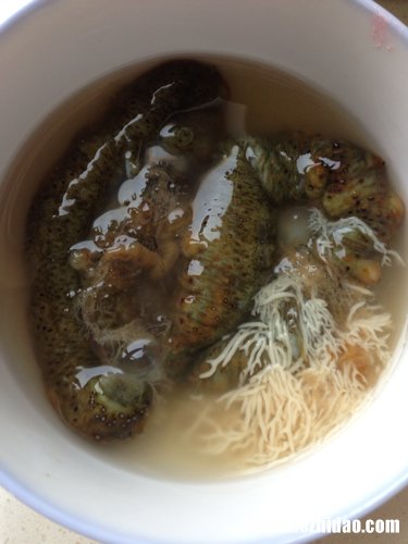海参怎么去涩 做海参最重要的一步,海参里的这个东西要去掉,看着就脏