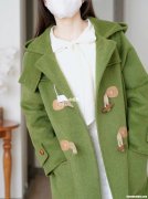 女绿色大衣怎么搭配衣服好看吗 女绿色大衣怎么搭配衣服好看吗视频