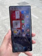 为什么国产手机最低亮度都很亮 为什么有人喜欢把手机调成最低亮度