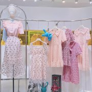 批发服装怎么找厂家直销 广州批发市场女装进货在哪里