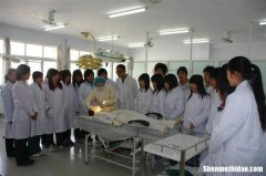 无学历上卫校学什么好 挣钱快没人做的行业上卫校需要什么文凭