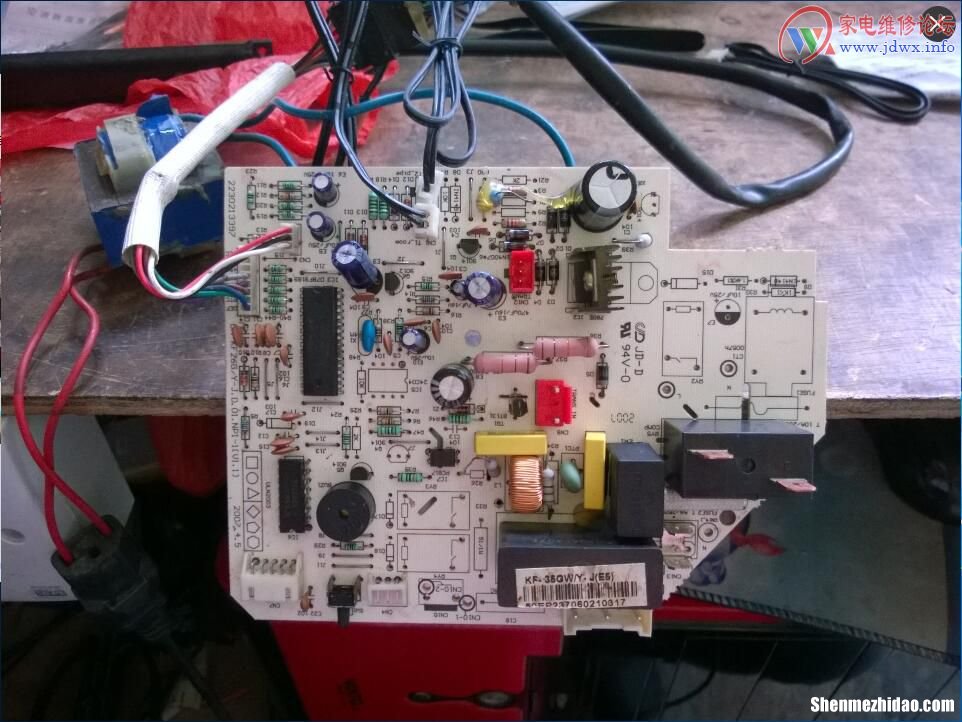 美的空调一通电就跳闸怎么回事 美的空调通电后响了一声就没反应了