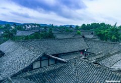 我国在什么时候出现了院落建筑 中国最早的院落式建筑组合走向定型是在