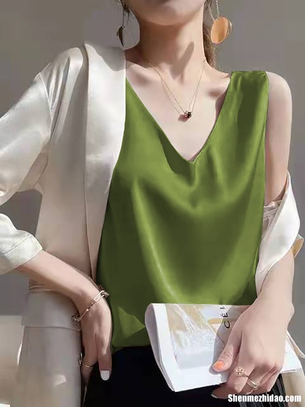 墨绿色背心怎么搭配图片 墨绿色背心怎么搭配图片女生