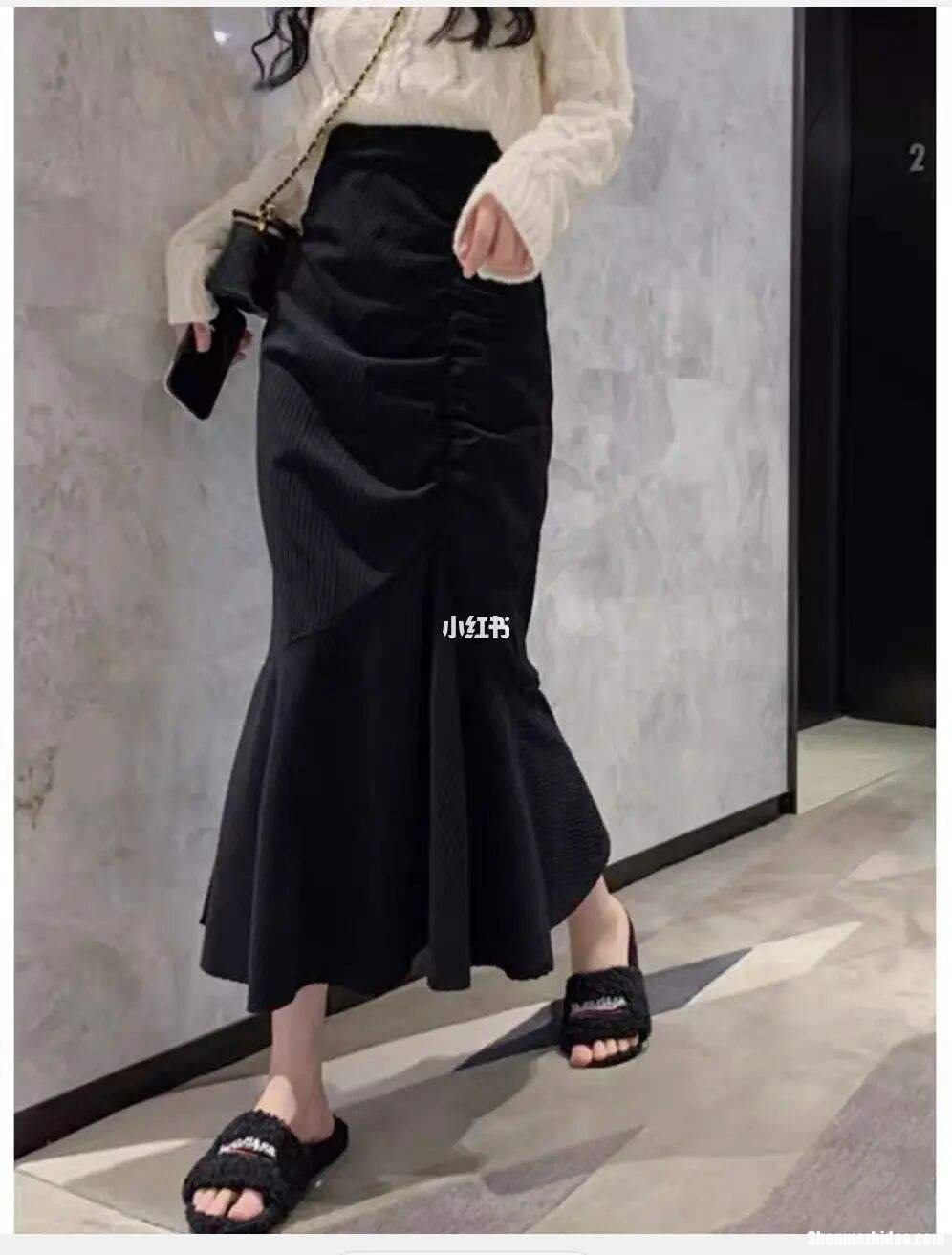 长款鱼尾裙怎么搭配 长款鱼尾裙的搭配什么上衣
