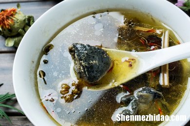煲益母草鸡汤怎么是苦的 益母草鸡汤里面的益母草可以吃吗