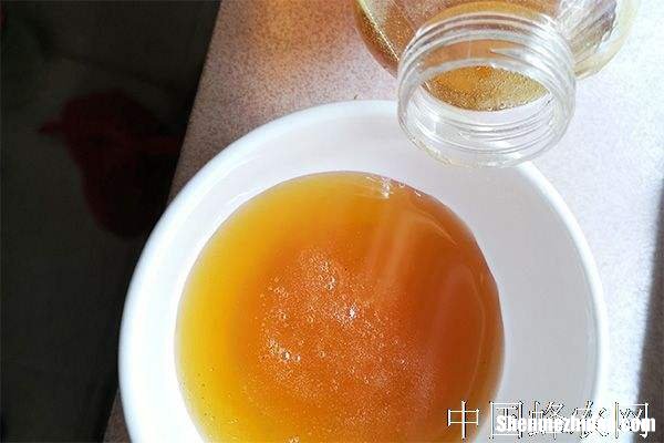 怎么知道蜂蜜的真假 怎么知道蜂蜜真假的仪器多少钱
