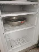 冰柜里面的冰怎么除掉 冰柜里的冰块怎样才能快速去除