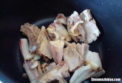 排骨有点臭了怎么办 排骨有点发臭怎么处理
